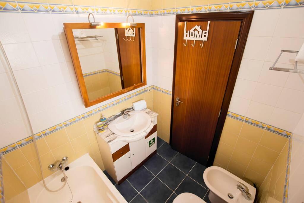 Casa Da Torre Com Garagem Gratuito Apartment Aveiro Luaran gambar